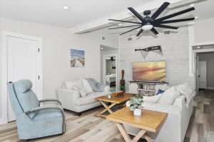 1 Mi to Fort Myers Beach Access! Chic Coastal Home, Форт Майерс Бич