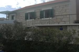 Apartman Ante, Betina