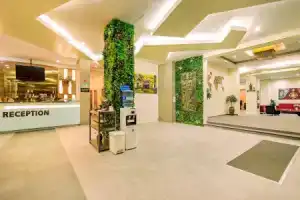 Hallo Patong Hotel, Патонг