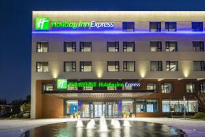 Holiday Inn Express Shanghai Kangqiao, An Ihg Hotel, Шанхай