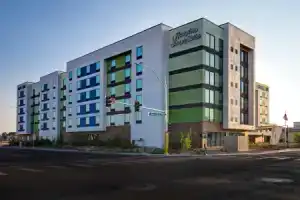Отель «Home2 Las Vegas Convention Center», Лас-Вегас