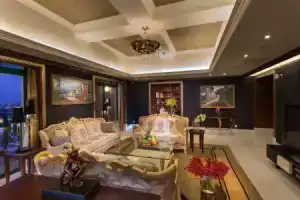 The Venice Raytour Hotel Shenzhen (close to HappyValley and Window of the world, has 1500m² outdoor pool), Шэньчжэнь