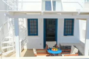 Santorini Folia Bianca, Фира
