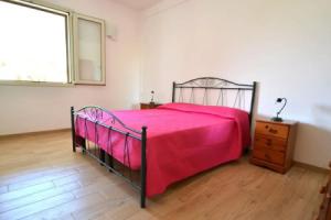 Air-conditioned Apartment Near The Beach With Spacious Balcony & Garden, Pets, Сан-Фока