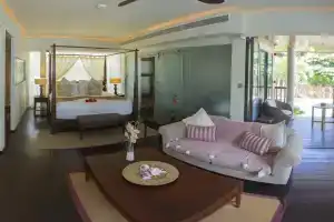 Dhevatara Beach Hotel, Гранд Анс