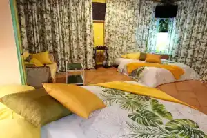 Villa With one Bedroom in Menton, With Wonderful sea View, Private Pool, Terrace - 4 km From the Beach, Ментона