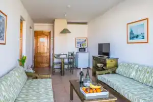 Отель «Pierre & Vacances Menorca Cala Blanes», Cala'N Blanes