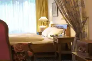 Schloß-Hotel Petry, Трайс-Карден