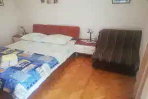 Apartment Marija2  - close to the center: A2 Jelsa, Island Hvar, Елса