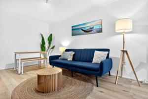 Bright 2-bed Unit Near Scarborough Beach, Перт
