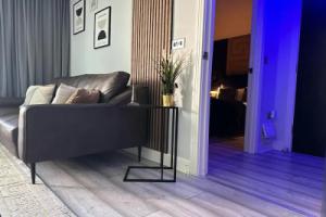 1 Bed Penthouse - Hot Tub - Roof Terrace - Parking, Бирмингем