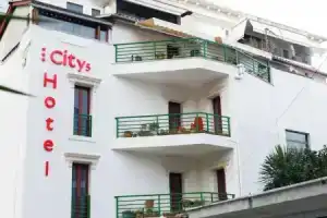 City Hotel Tirana, Тирана