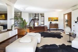 Lovely Luxury Villa With Private Pool Near the Center of Syracuse, Сиракуза
