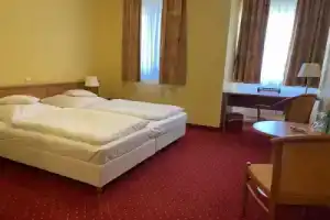 Friends Hotel Kerpen, Керпен