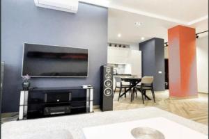 Most City area 2-bedroom Lux, Ekaterinoslav square, Днепропетровск