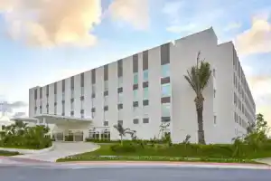 Отель «City Plus Cancun Aeropuerto Riviera», Канкун