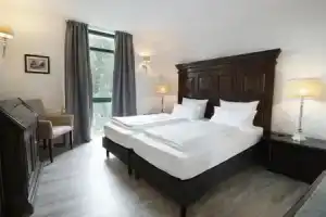 Höhen-Hotel, Фирзен
