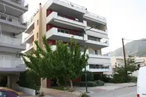 Studio 242, Лутраки