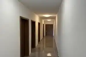 3 Bedroom Apartment - Walking distance from Airport, Гуджа