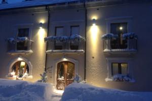Archi Del Sole & San Rocco, Пескокостанцо