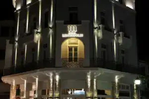 Hotel «Metropolis», Янина