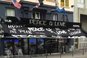 Peace & Love Hostel, Париж
