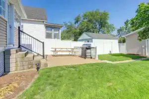 Walk to Lake Erie: Spacious Home in Sandusky!, Сандаскай
