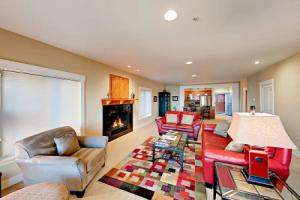 1125 NW Spring St Condo Unit A-203, Ньюпорт