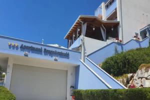 Apartments Dragobratović, Komarna