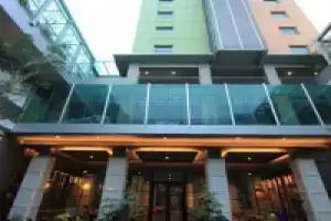 Отель «Sparks Life Jakarta», Джакарта