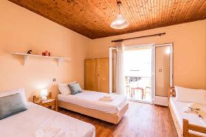 Private House in the Heart of Kavos By Konnect, Кавос