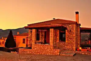 Finday Eco Boutique Hotel, Калаврита