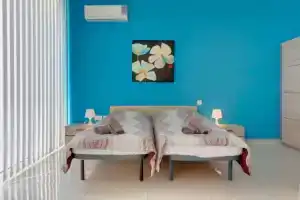 Modern Penthouse in the Heart of Saint Julian's, Пемброк