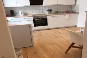 Moderne Wohnung in der Innenstadt mit NETFLIX & WLAN, Бад-Эйнхаузен