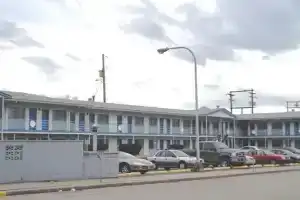 Journey Inn, Вернон