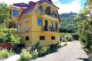 Deluxe Guest House, Квариати