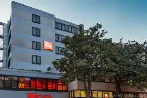 Отель «ibis Porto Centro São Bento», Порту