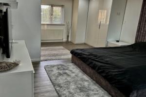 Penthouse Style 2 Bedroom House With Hot-tub, Бирмингем