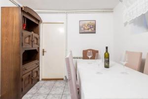 Stunning Apartment in Senj With 2 Bedrooms and Wifi, Сень