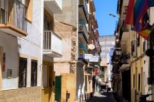 House Rainbow Benidorm, Бенидорм