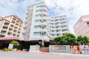 a-One Pattaya Beach Resort, Паттайя