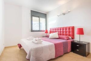 Apartment With sea Views With 3 Bedrooms and Pool, Эмпуриабрава