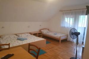 Rooms Jezero, Селисте Дрезничко