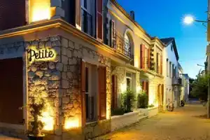 Апарт-отель «PETİTE BOUTIQUE APART», Чешме