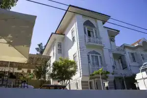 Villa Rıfat Pansiyon, Адалар
