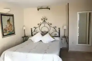 Hotel «Mamabels», Моякар