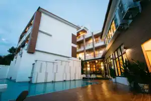 Mamaison Hotel, Бури Рам