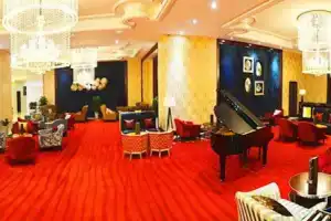Xinyang Zhongle Baihua Hotel, Синьян