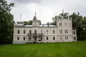 Kartanohotelli Karhulan Hovi, Котка
