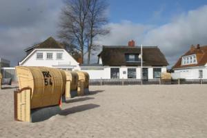 4000 - Strandhaus 24, Даме